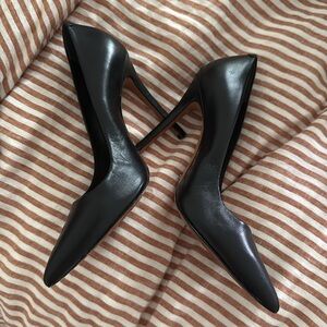 SCHUTZ Lou Black Pumps